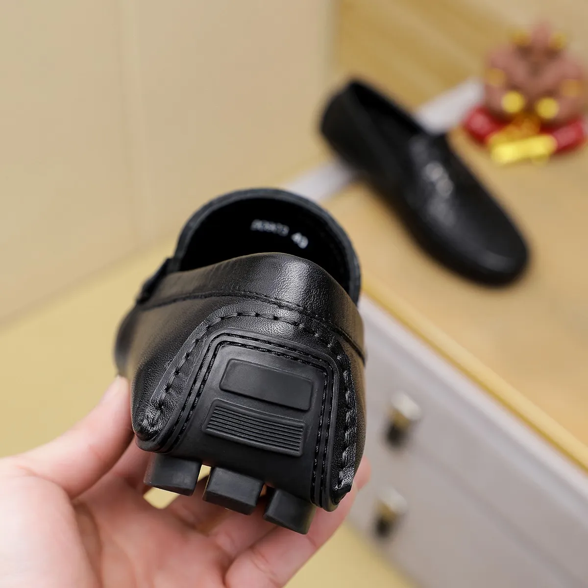 Men's shoes 💰360 [BV] 👟👟 Italian luxury brand Made with imported cowhide technology to highlight high-end men's taste of light luxury life [color] [color] Masters with ten years of manual experience create classic weaving 🌴 The inner top layer 🐷 lining 💯😘 The top quality inherits the brand craftsmanship! Black, size 38-45…